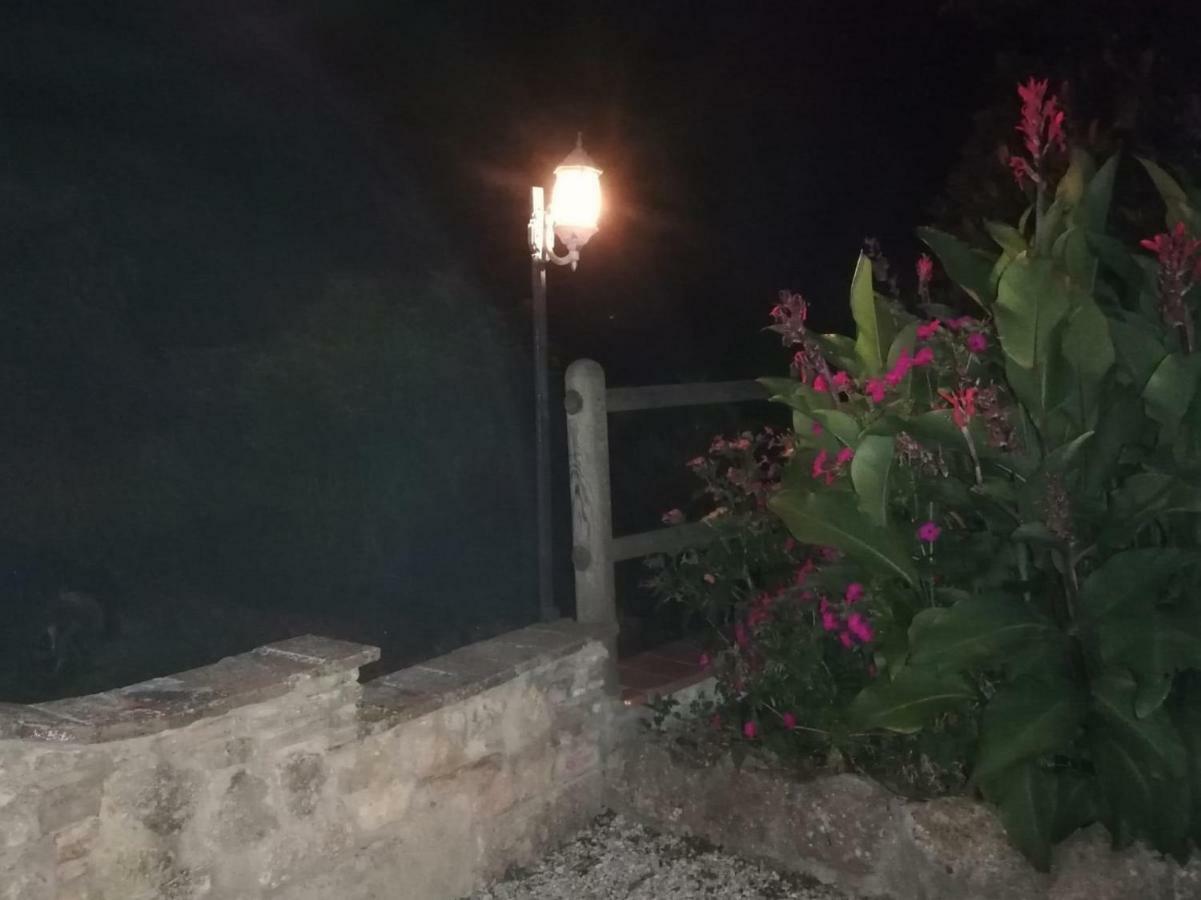 Il Fienile Nella Roccia Guest House Casole d'Elsa Ngoại thất bức ảnh