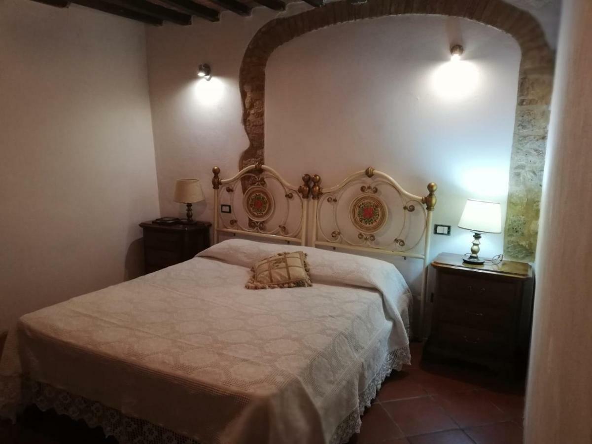Il Fienile Nella Roccia Guest House Casole d'Elsa Ngoại thất bức ảnh